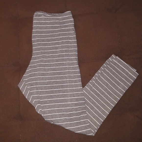 Old Navy Pants - 🆕️ Old Navy women's leggings